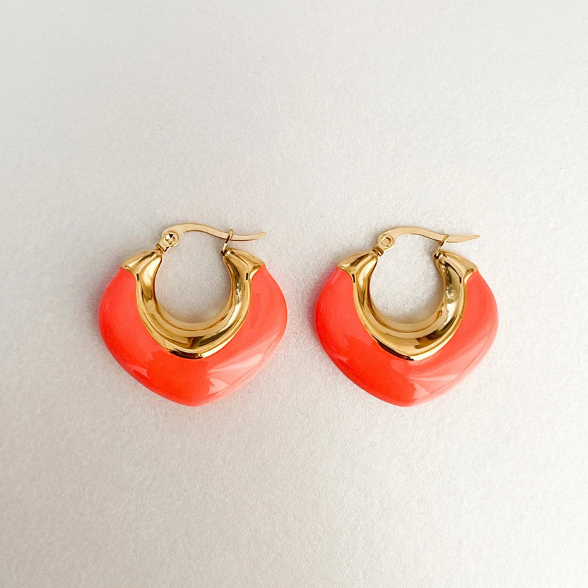 Orecchini a cerchio Lola Luxe placcati in oro 18k con corallo