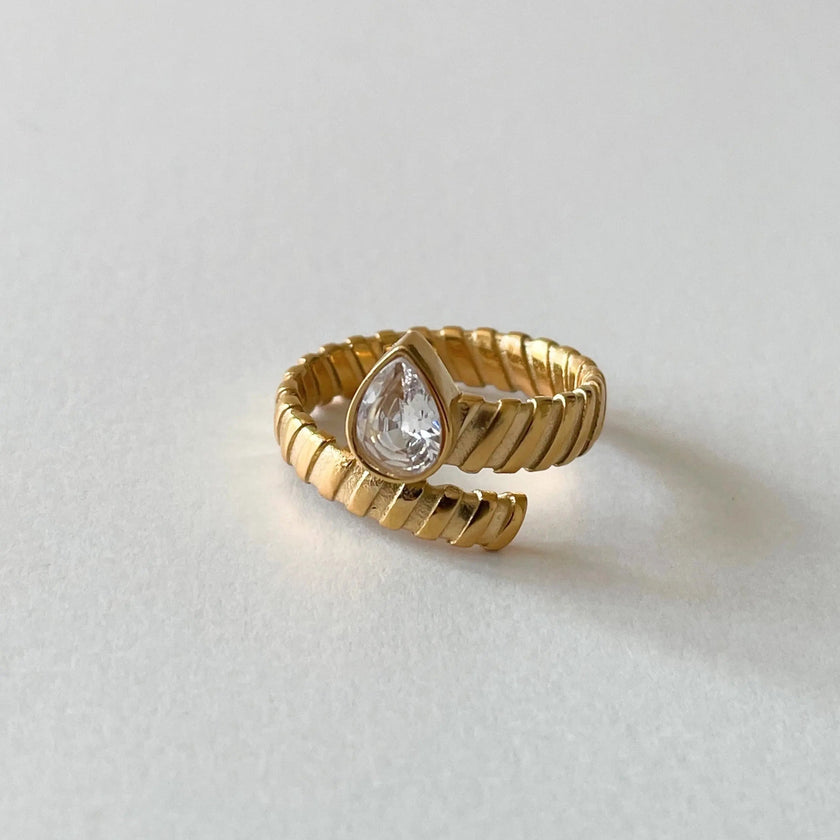Anillo abierto Kali Luxe con baño de oro de 18k