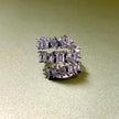 Anillo Mali con joya irregular blanca envolvente