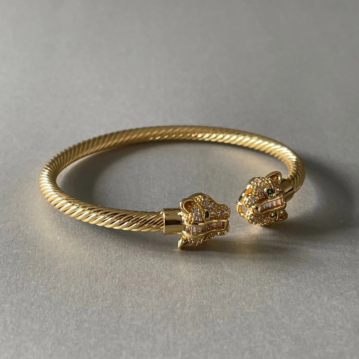 Bracciale a fascia Zuri Gold con texture pantera