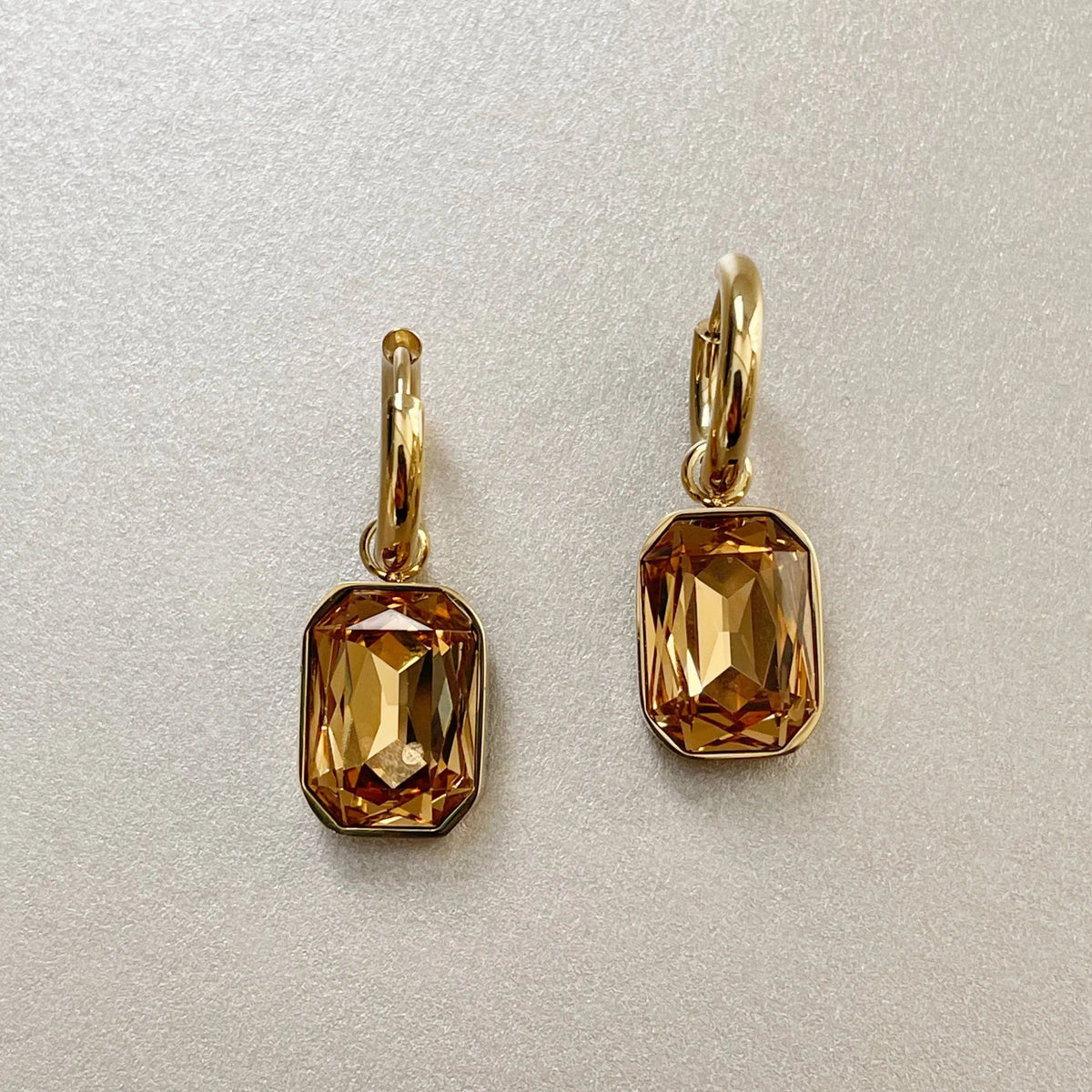 Orecchini Rani Luxe in ambra placcati in oro 18k