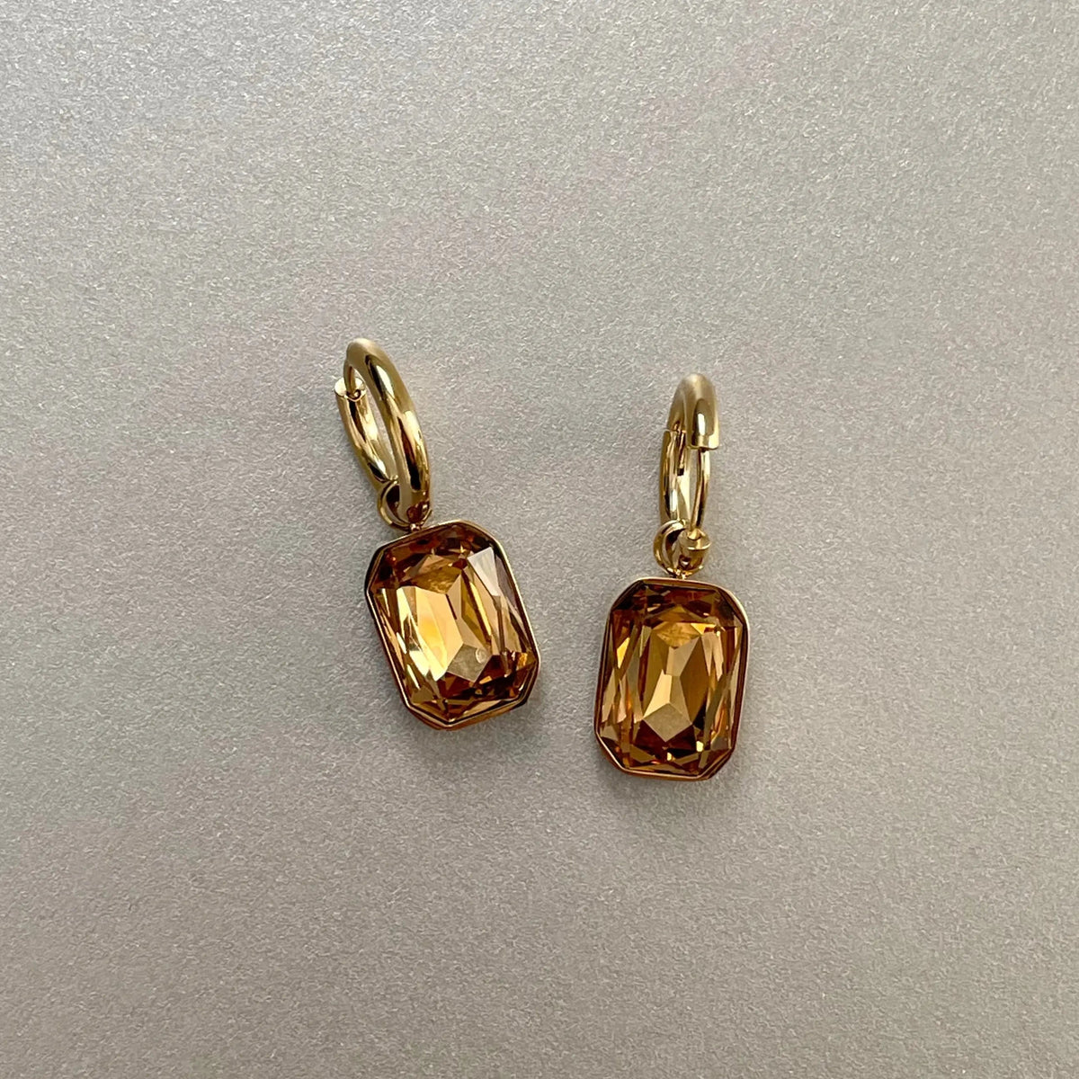 Orecchini Rani Luxe in ambra placcati in oro 18k