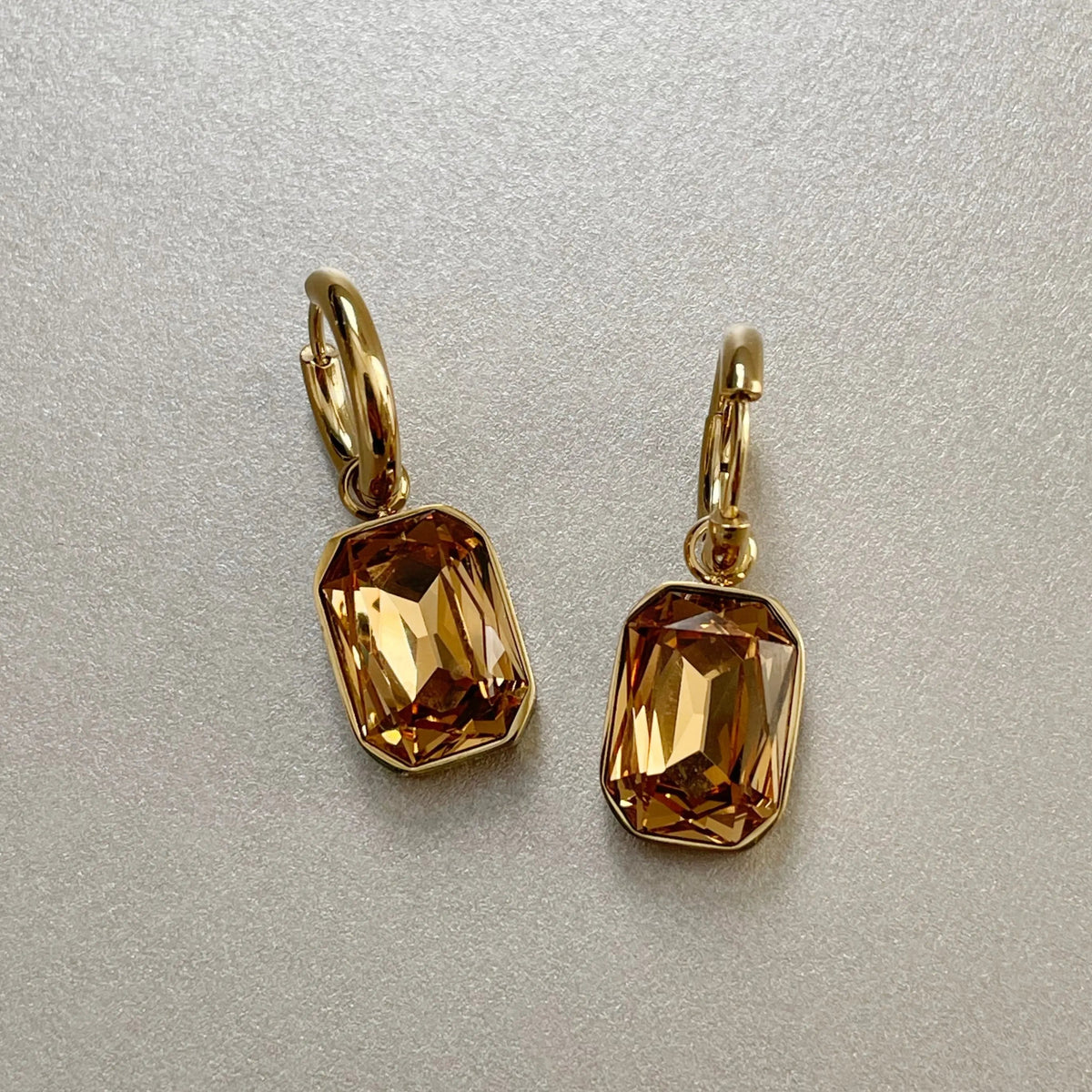 Orecchini Rani Luxe in ambra placcati in oro 18k