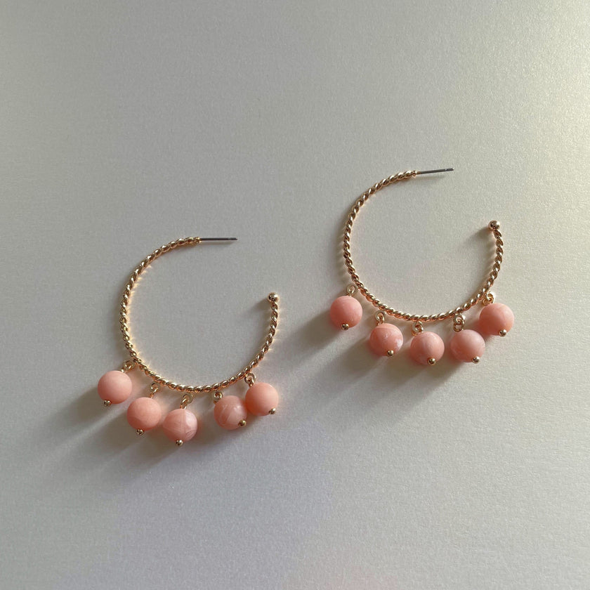 Orecchini a cerchio boho con perline di corallo Ashanti