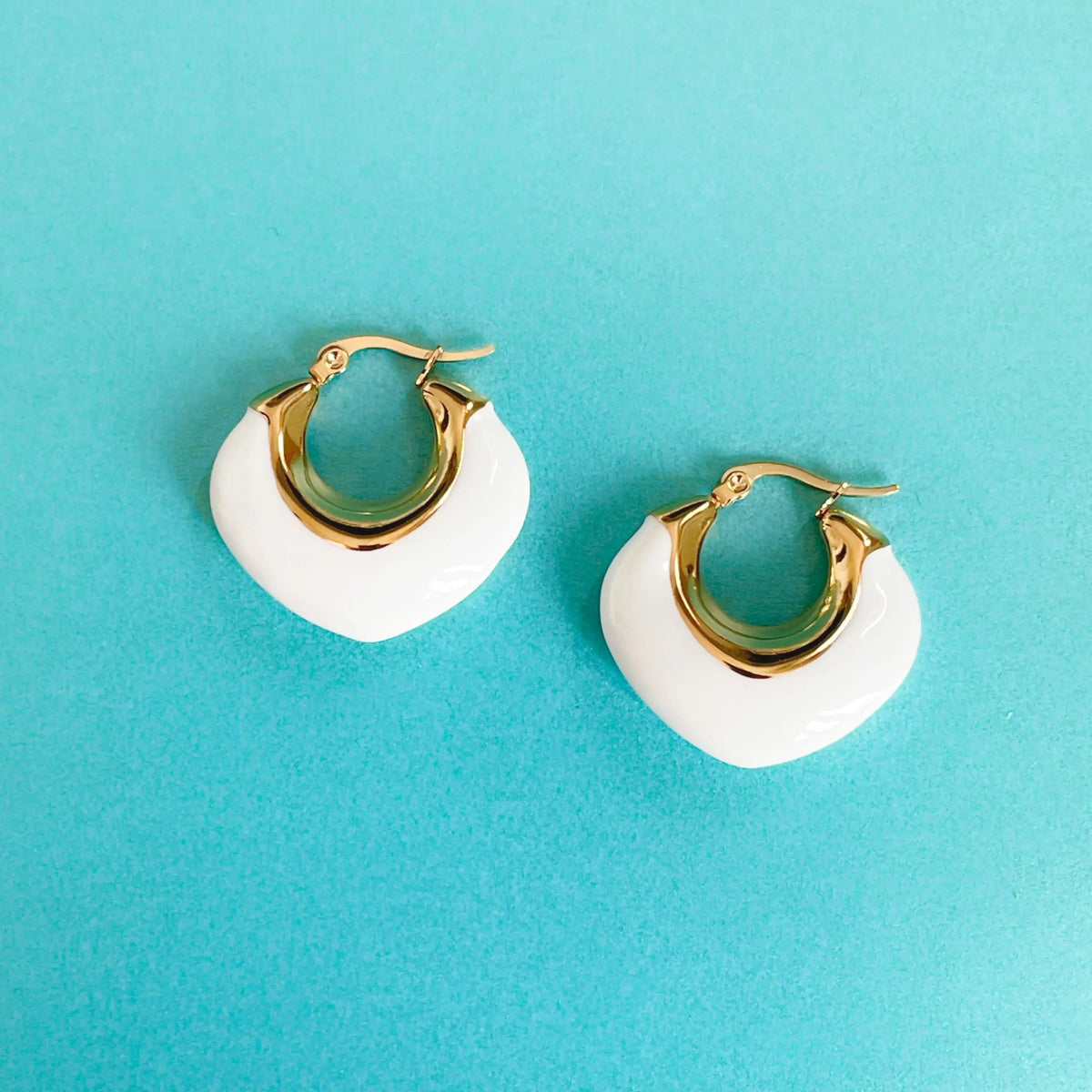 Orecchini a cerchio Lola Luxe in smalto bianco 18k