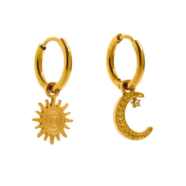 Nalani Luxe 18k vergulde oorbellen met zon en maan