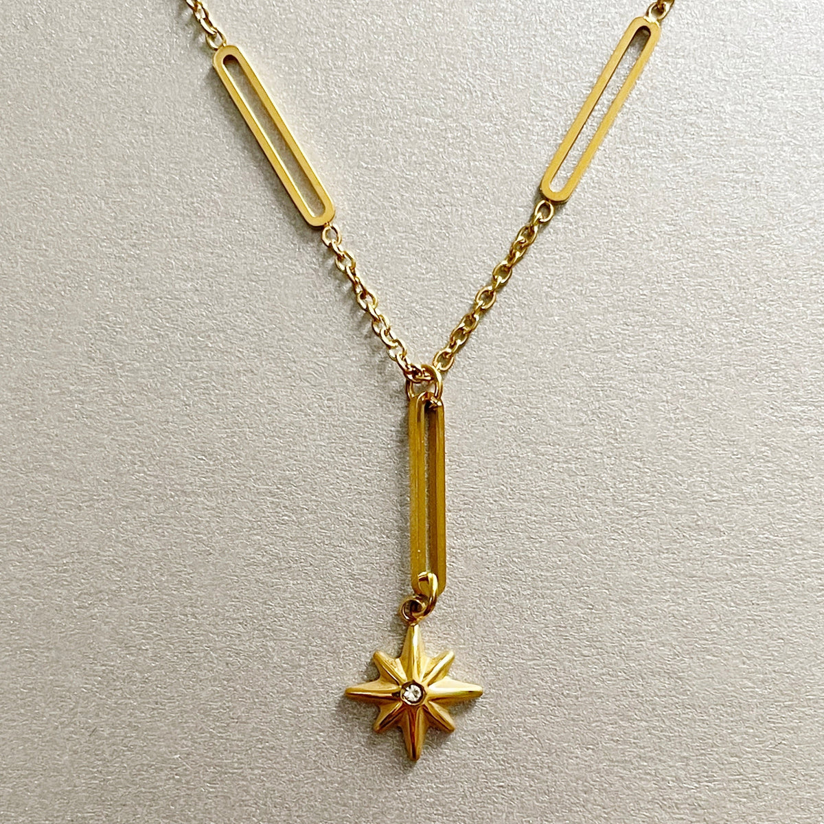 Collana a stella Tara Luxe placcata in oro 18k