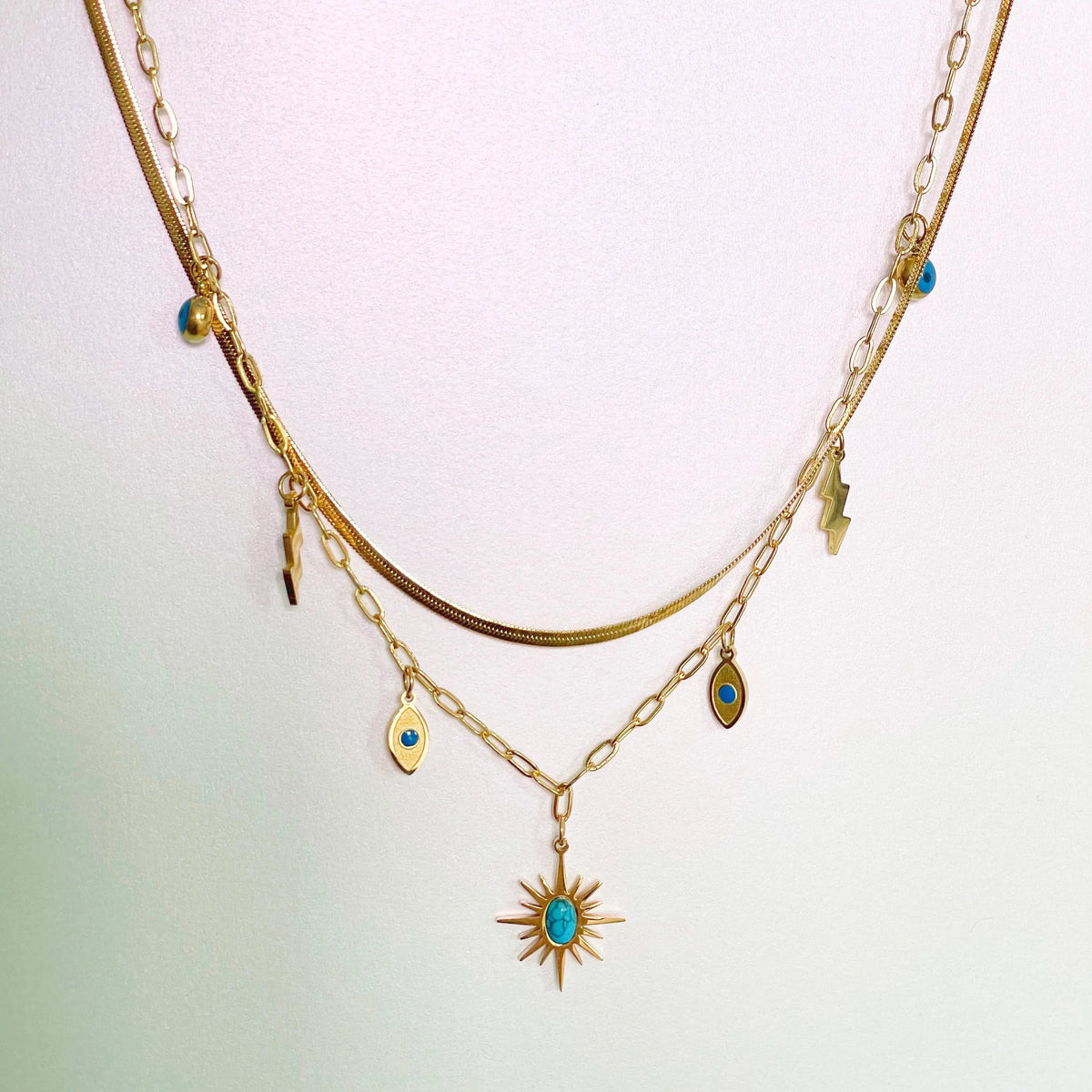 Collana Cleopatra a doppio strato con ciondoli placcata in oro 18k