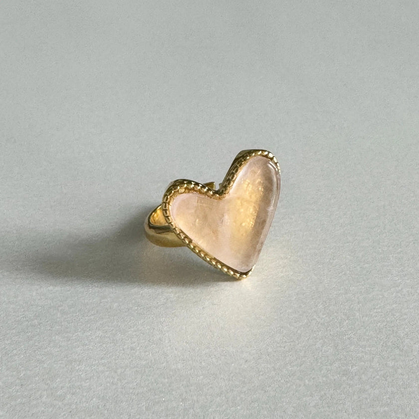 Anello a cuore Blush placcato oro 18k Hellie Luxe