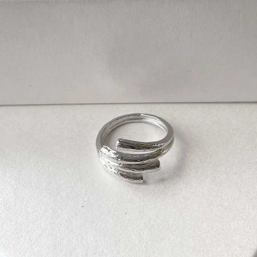 Dari Contemporary Silver Tone Ring