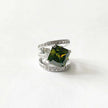 Anillo de cóctel Giselle con joyas y adornos