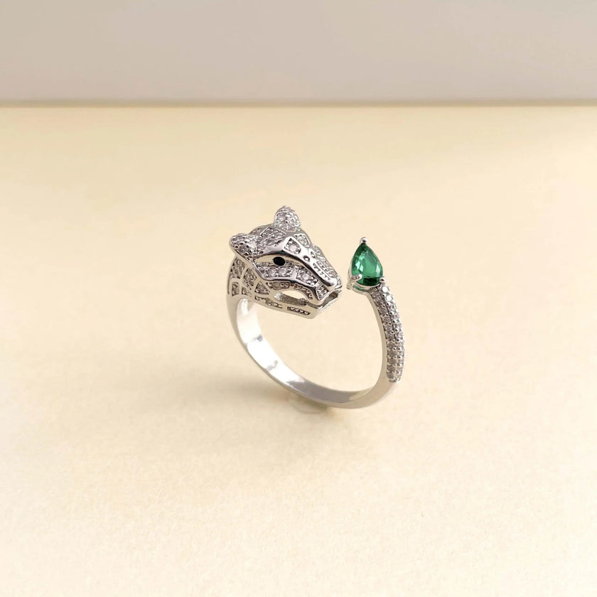 Anello Suri color argento con pantera gioiello