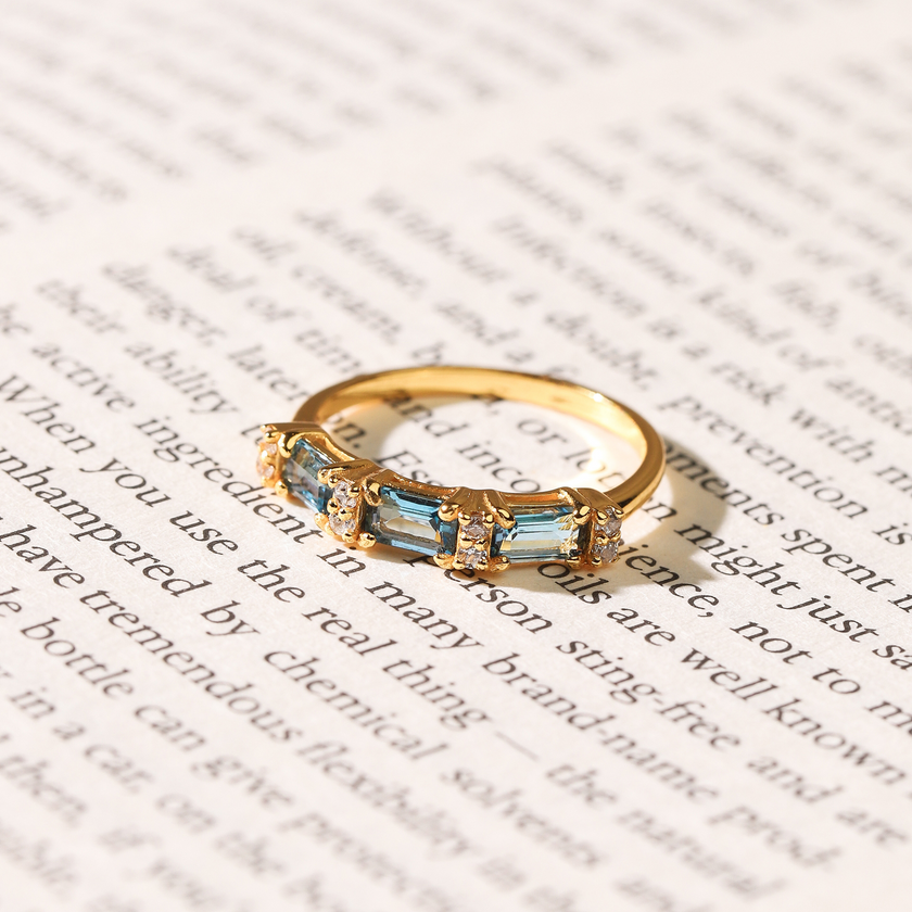 London Blauer Topas Smaragdschliff Eternity Ring in 18k Gold Vermeil