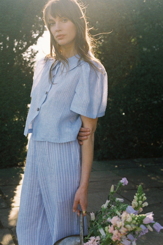 Maya Leinenhose – Babyblau gestreift
