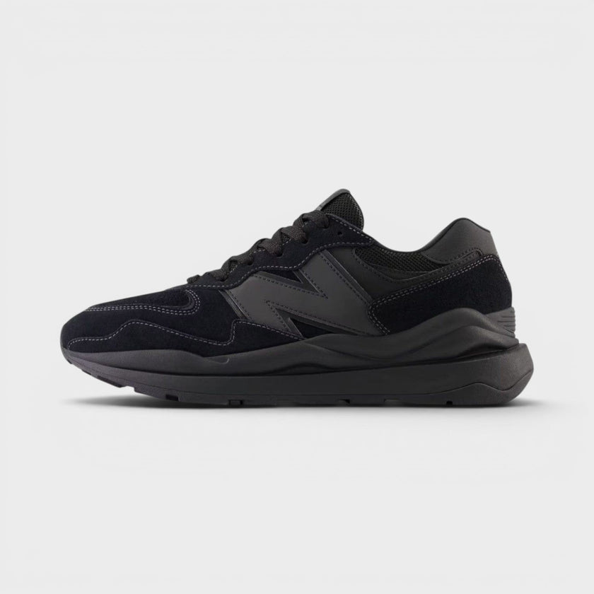 57/40 Sneakers Black