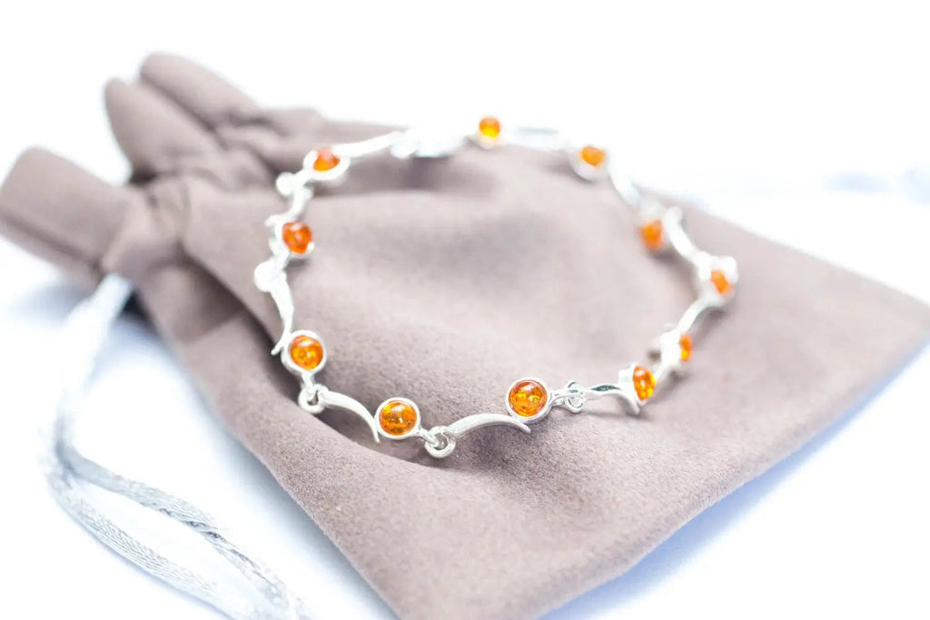 Minimalistisches Cognac-Bernstein-Armband