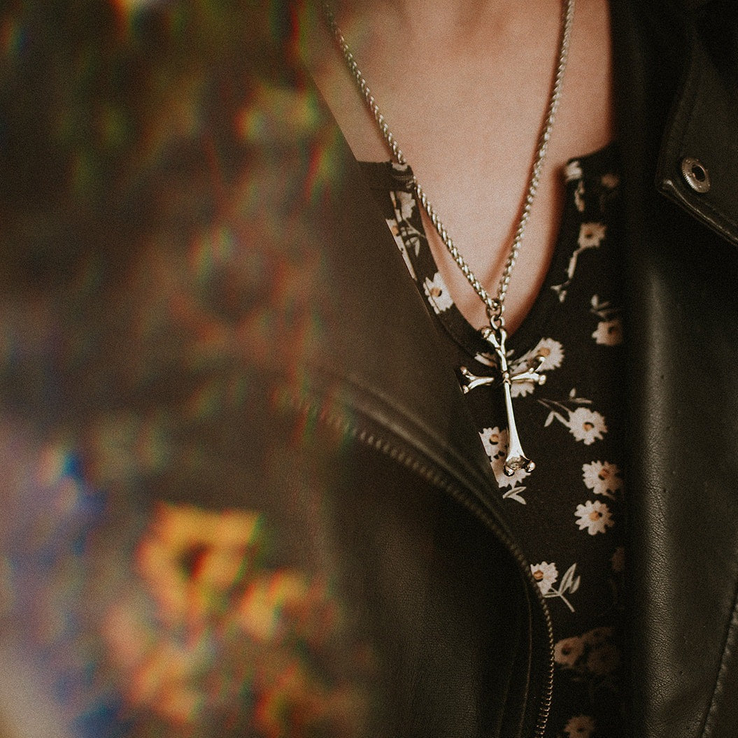 Collar de cruz de hueso de osteomancia