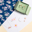 Laura Ashley Silberne Kirschblüten-Halskette mit Ditsy-Muster