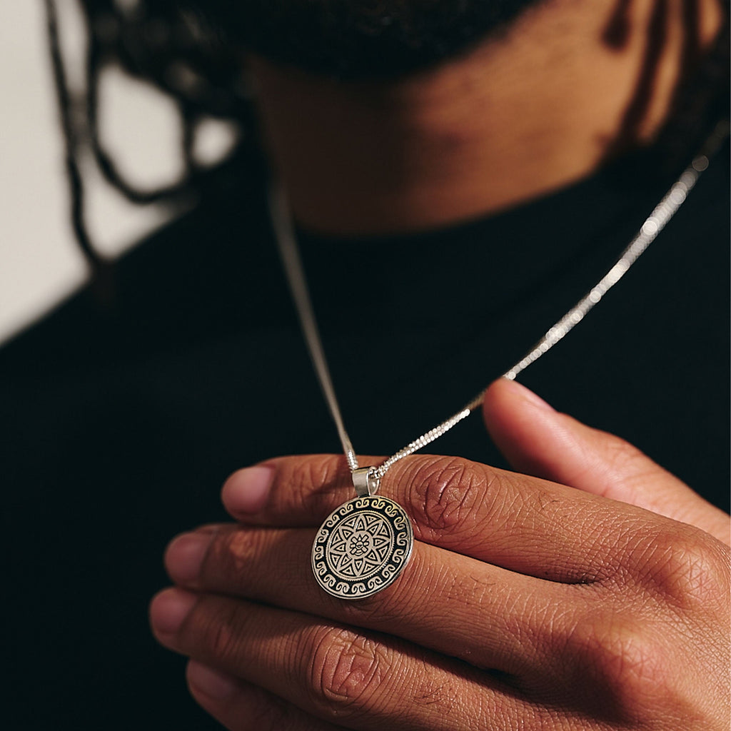 Azteekse Ollin Reis Mandala Gepersonaliseerde Zilveren Ketting