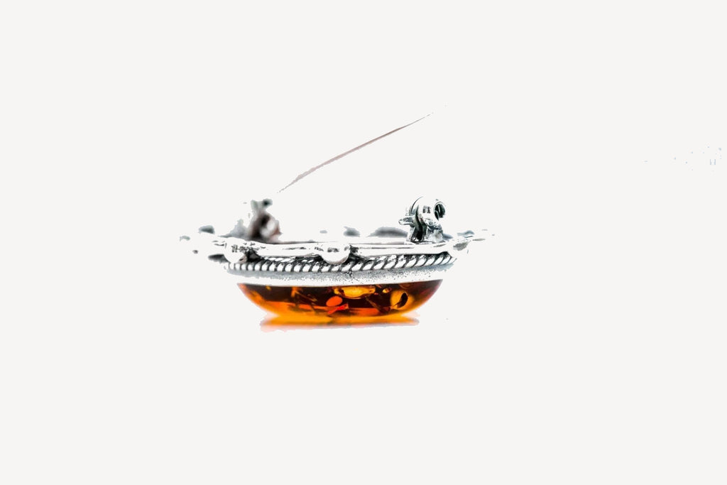 Oval Classic Framed Amber Brooch