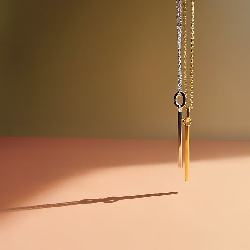 Minimalistischer Goldbarren-Anhänger