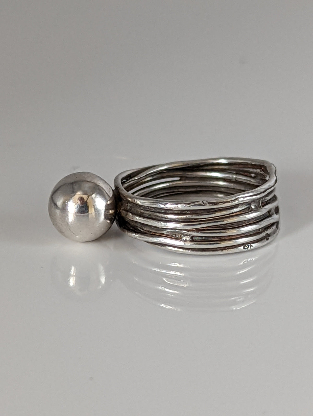 Silver Steed Silver Wired band with large Silver Ball