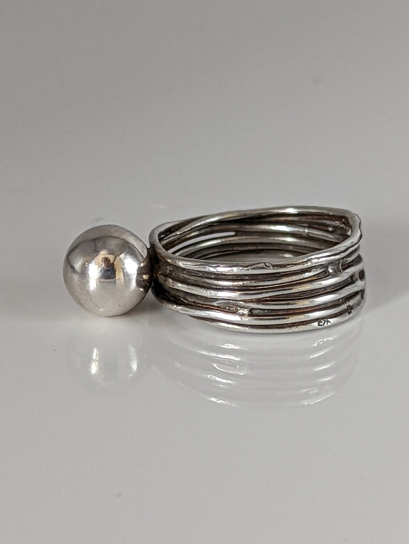 Silver Steed Silver Wired band with large Silver Ball