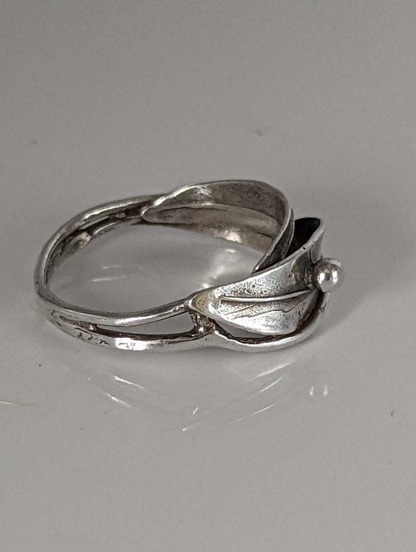 Silver Steed Delicate Silver Leaves ring with Silver Buds