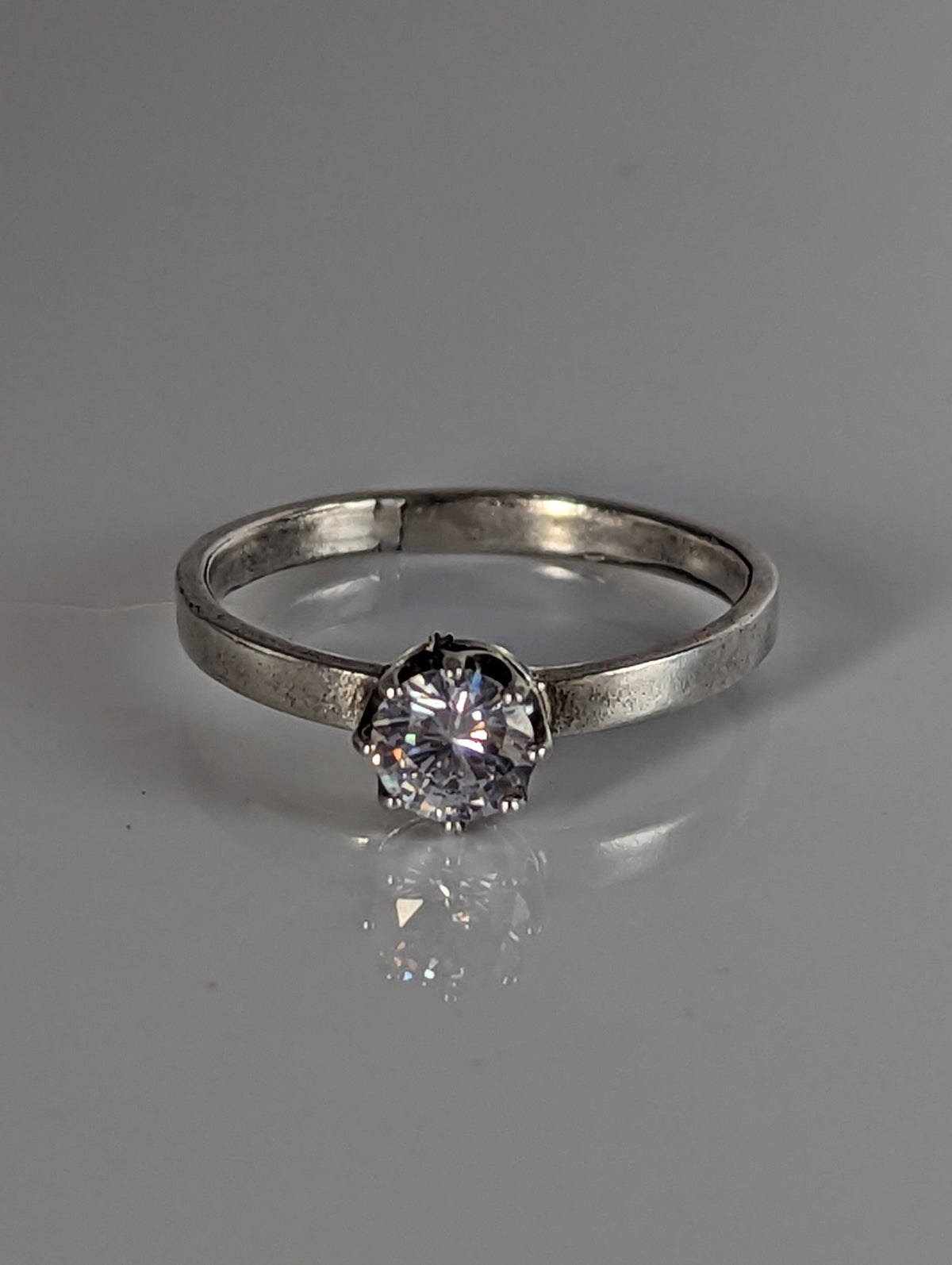 Silver Steed Delicate, einzigartiger Silber-Zirkonia-Ring