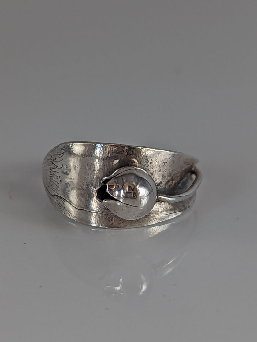 Silver Steed One Round Bud Ring