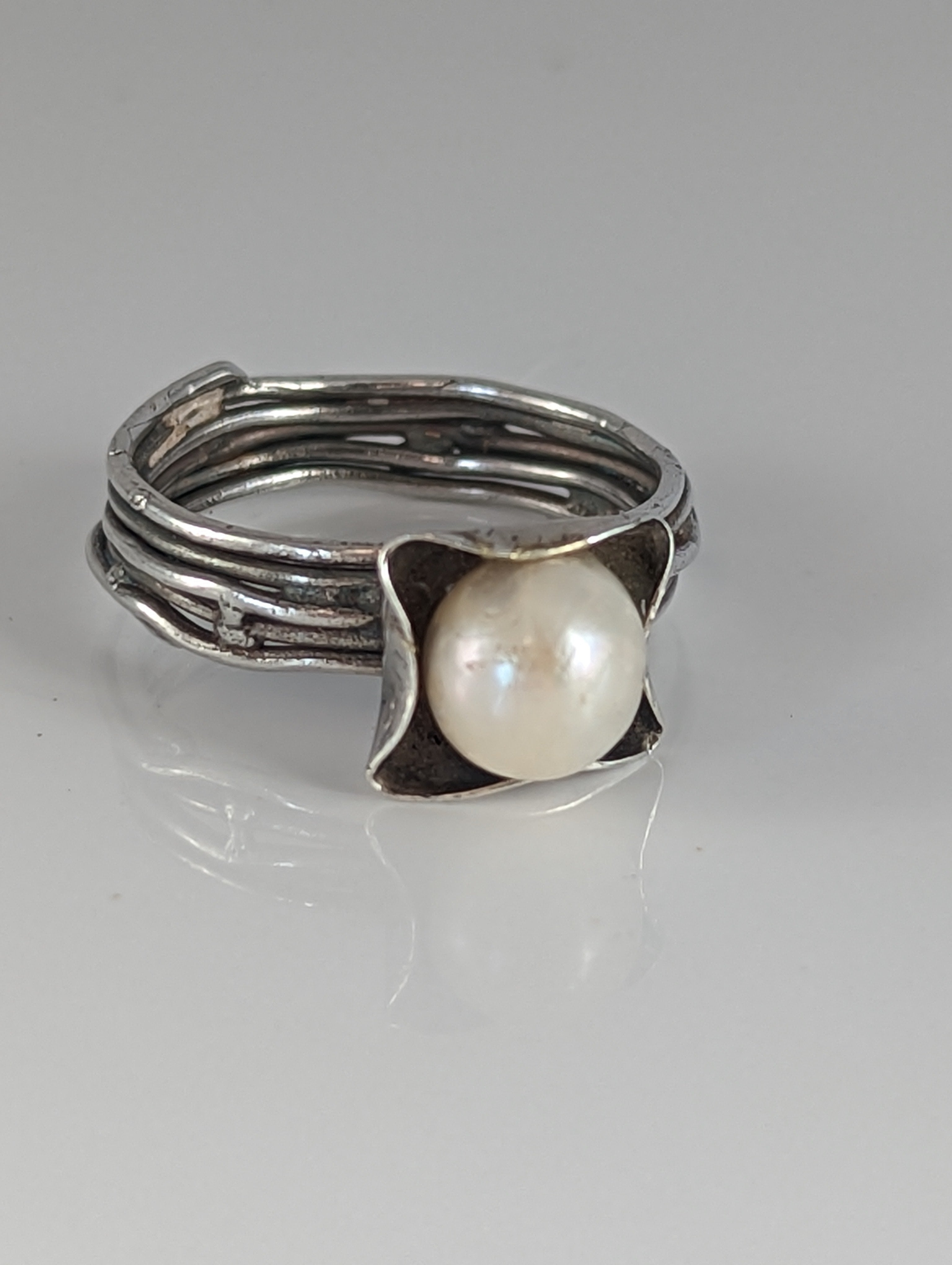 Silver Steed Wired Ring with Pearl
