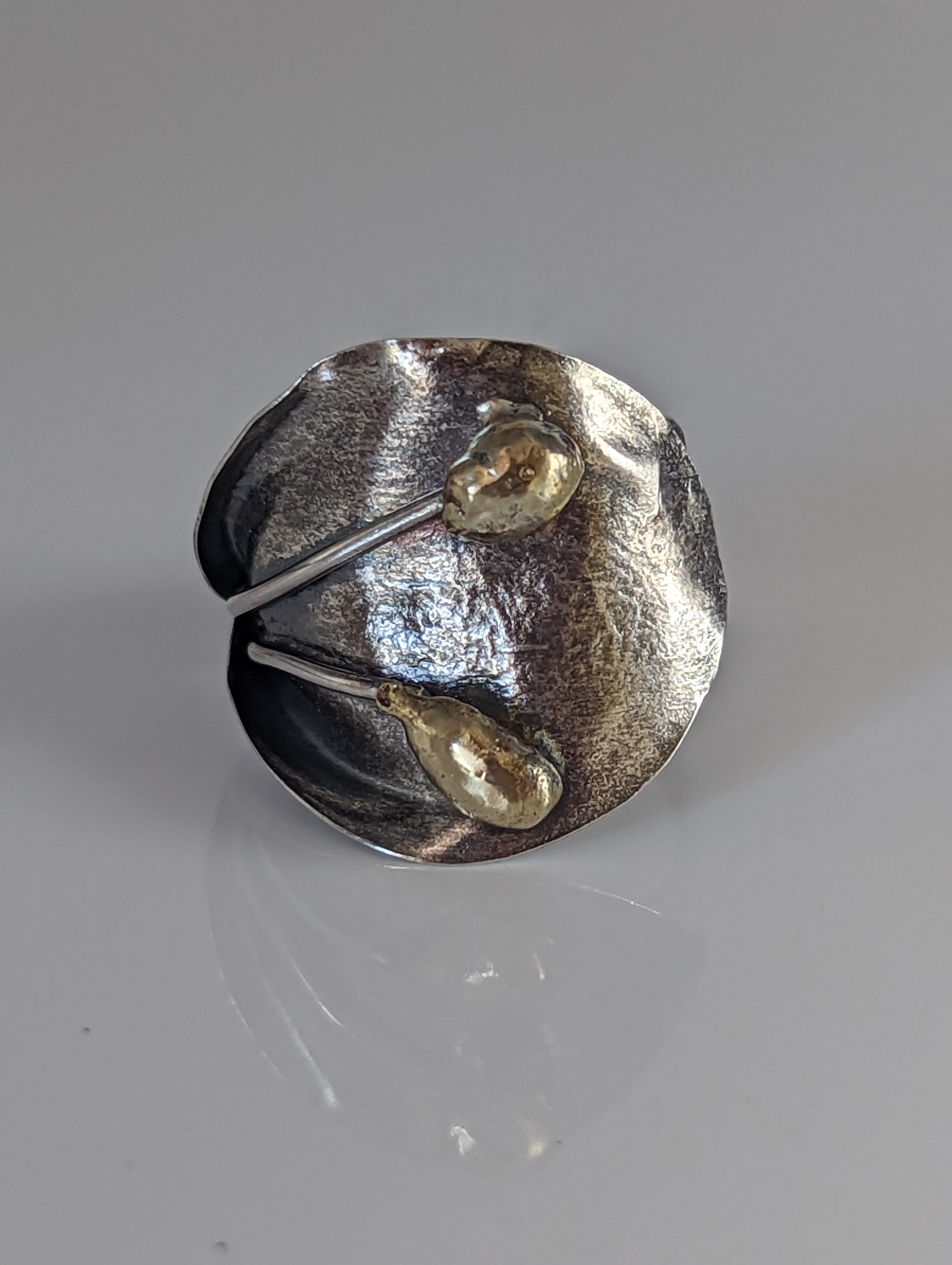 Silver Steed Big Leaf with Ornament Silver Ring