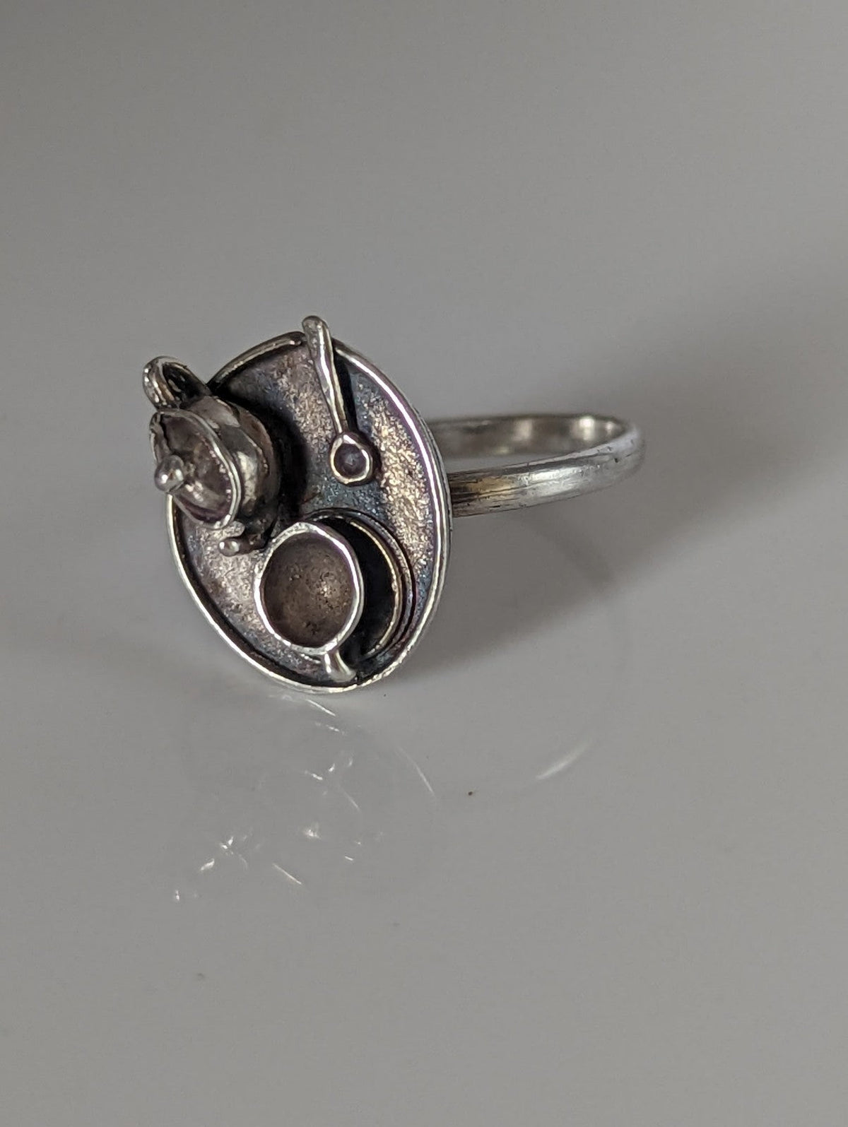 Silver Steed Tea Tray Silver Ring