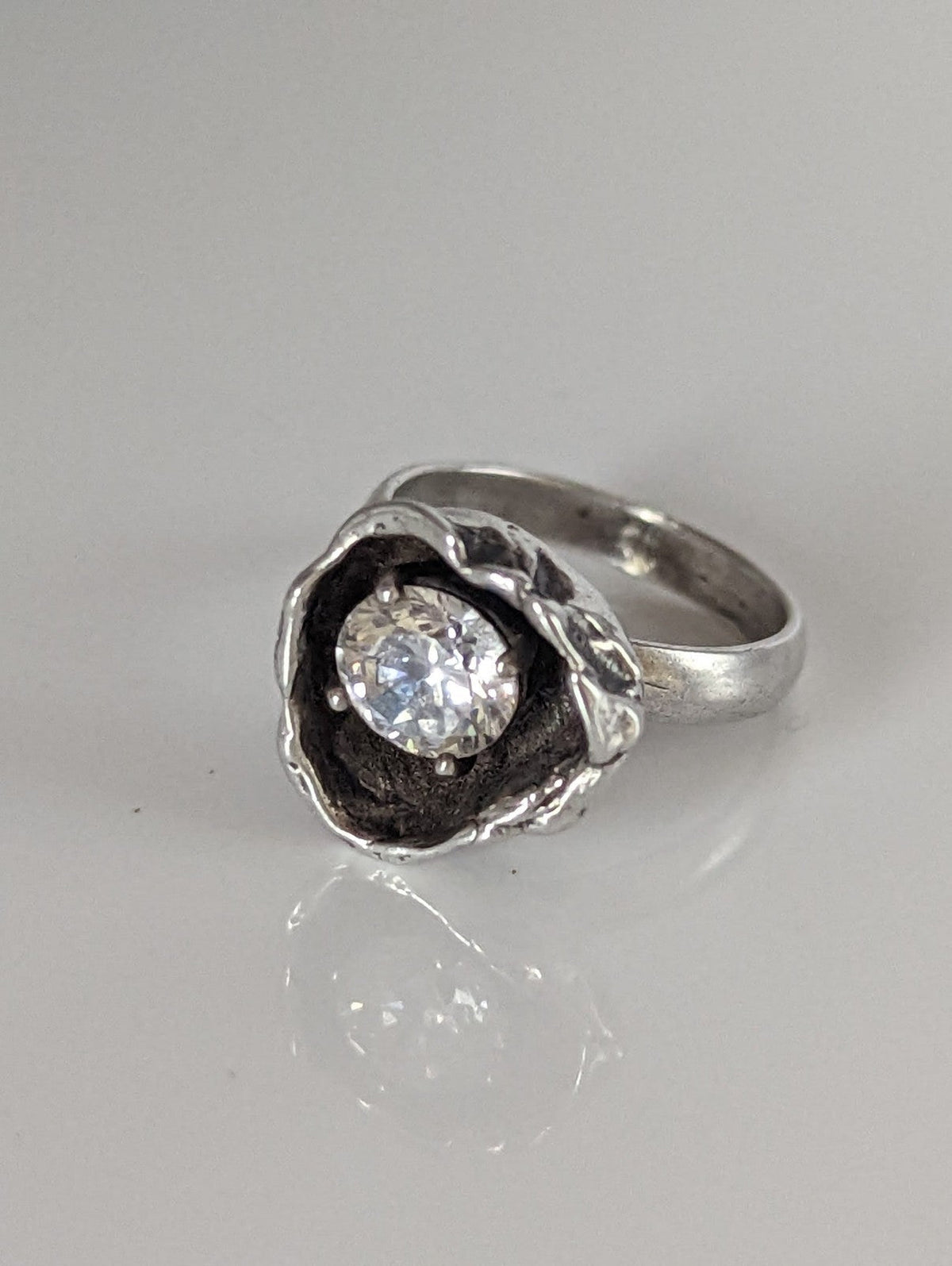 Silver Steed Large Zirconia in a Flower Silver Ring