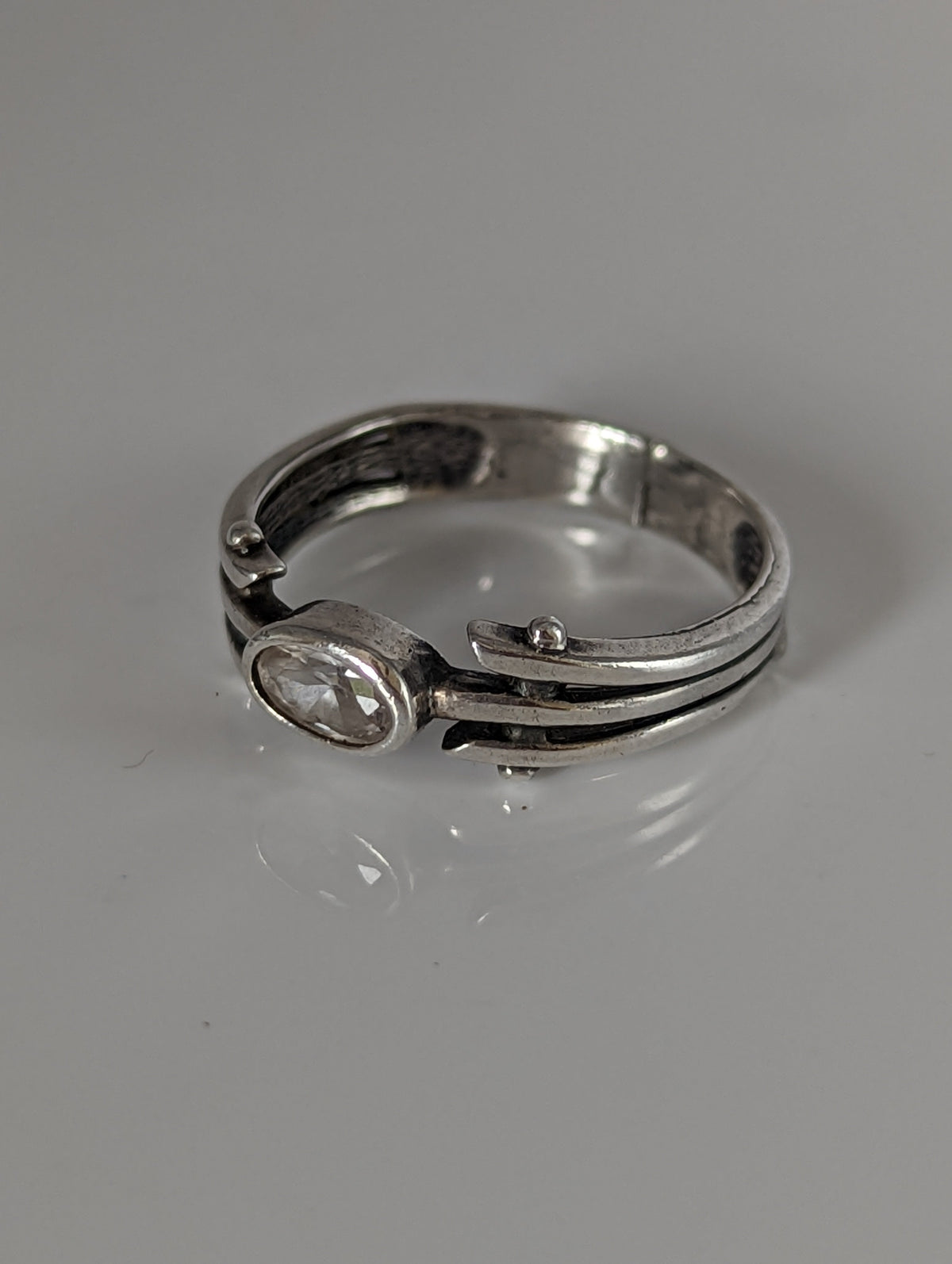 Silver Steed Silver Zirconia Antique Ring