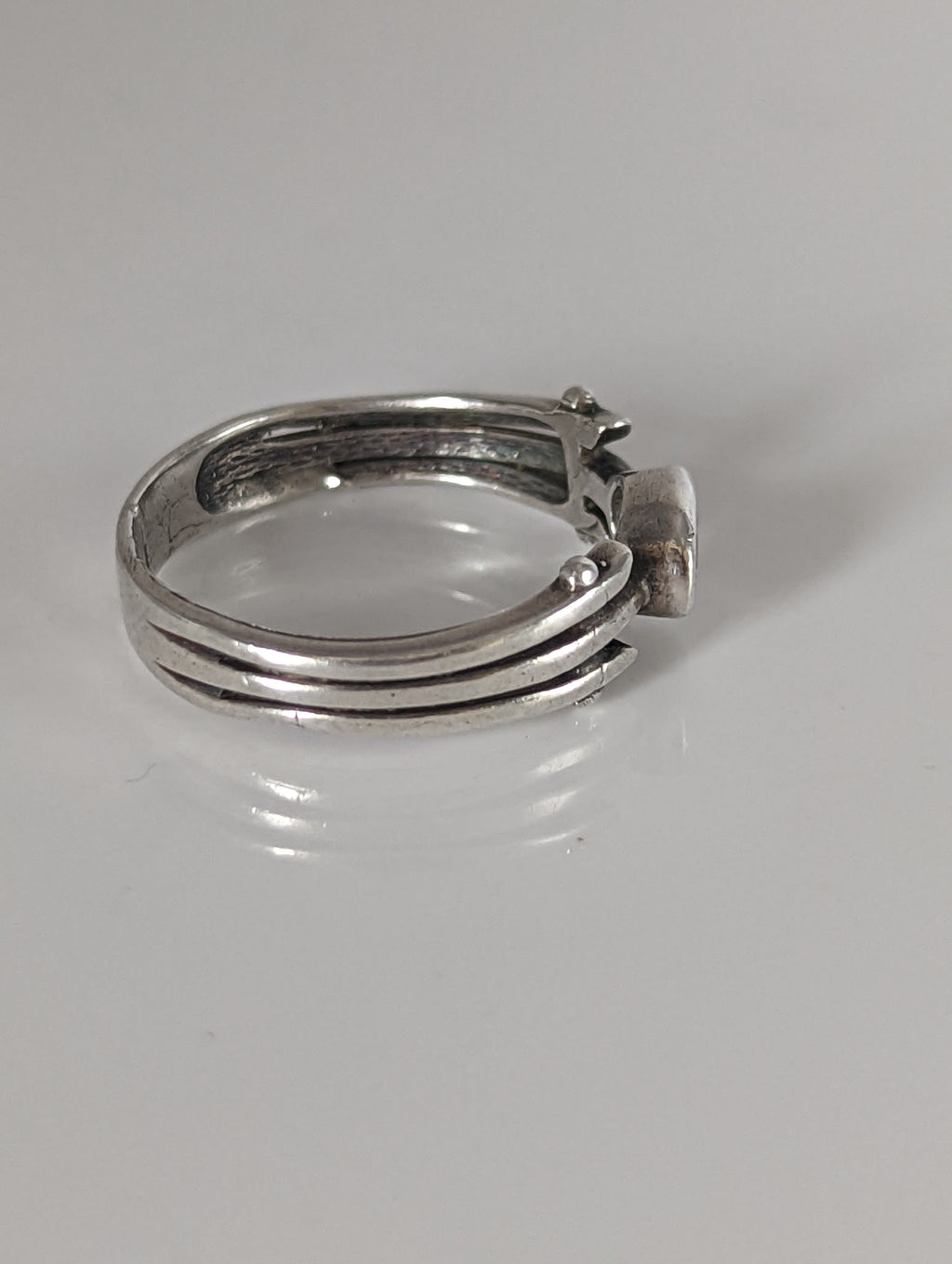 Silver Steed Silver Zirconia Antique Ring