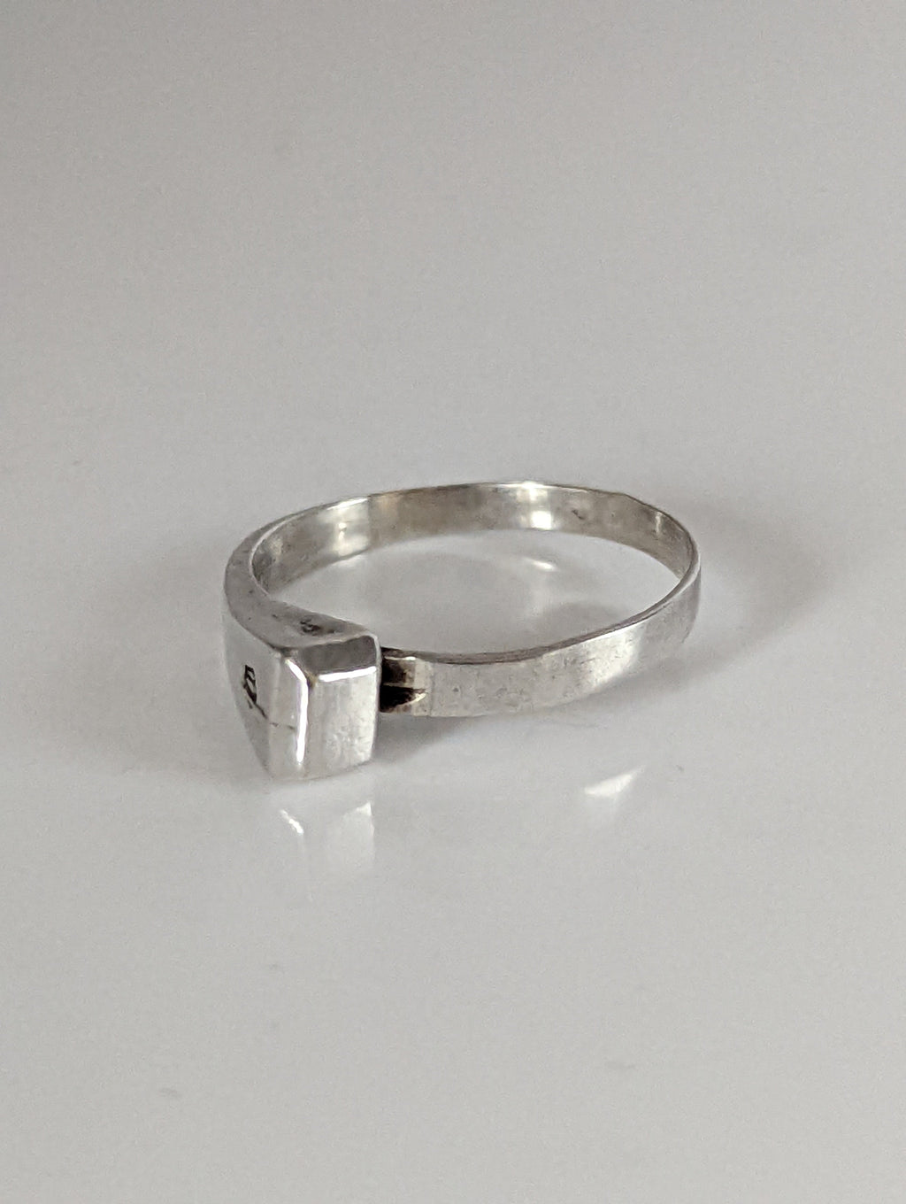 925 Silver Hoof Nail Ring – Handmade Equestrian Gift for Him or Her