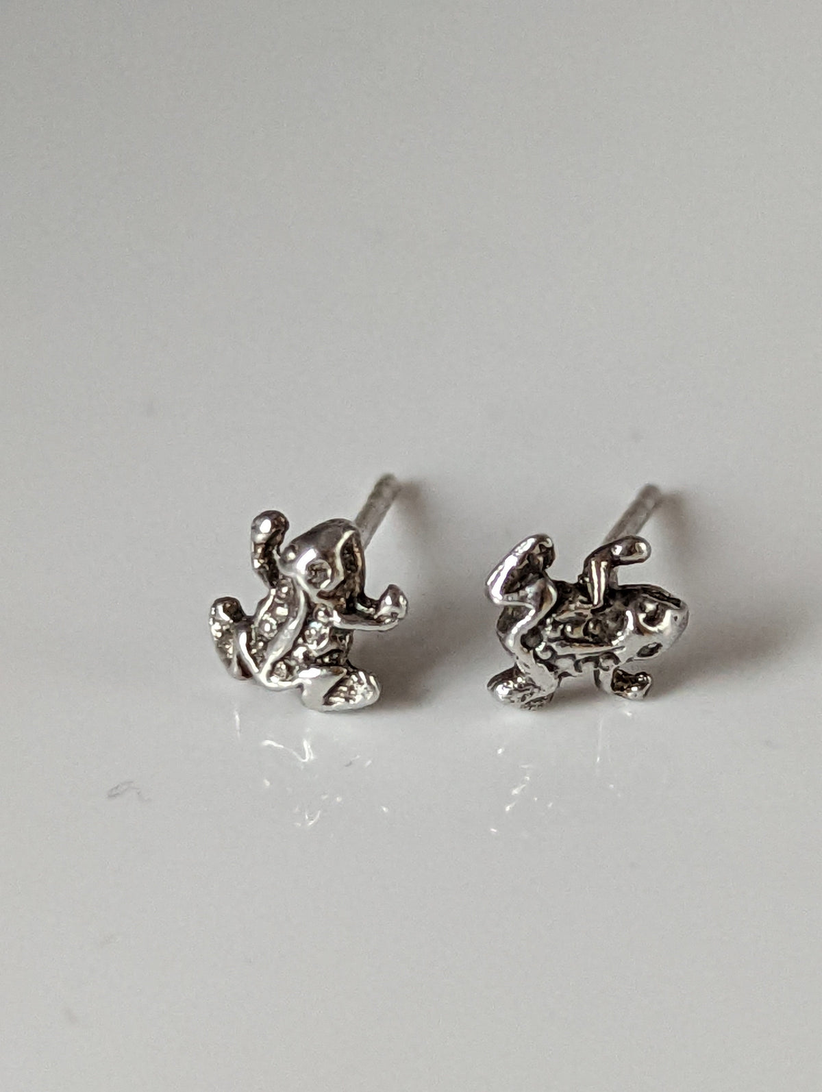 Silver Steed Spotted Frog Stud Earrings