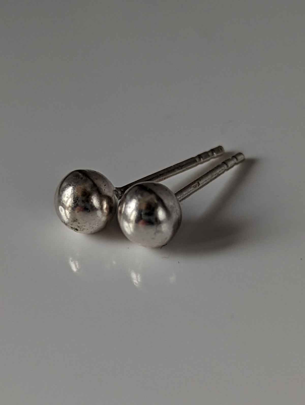 Silver Steed Medium Ball Stud Earrings