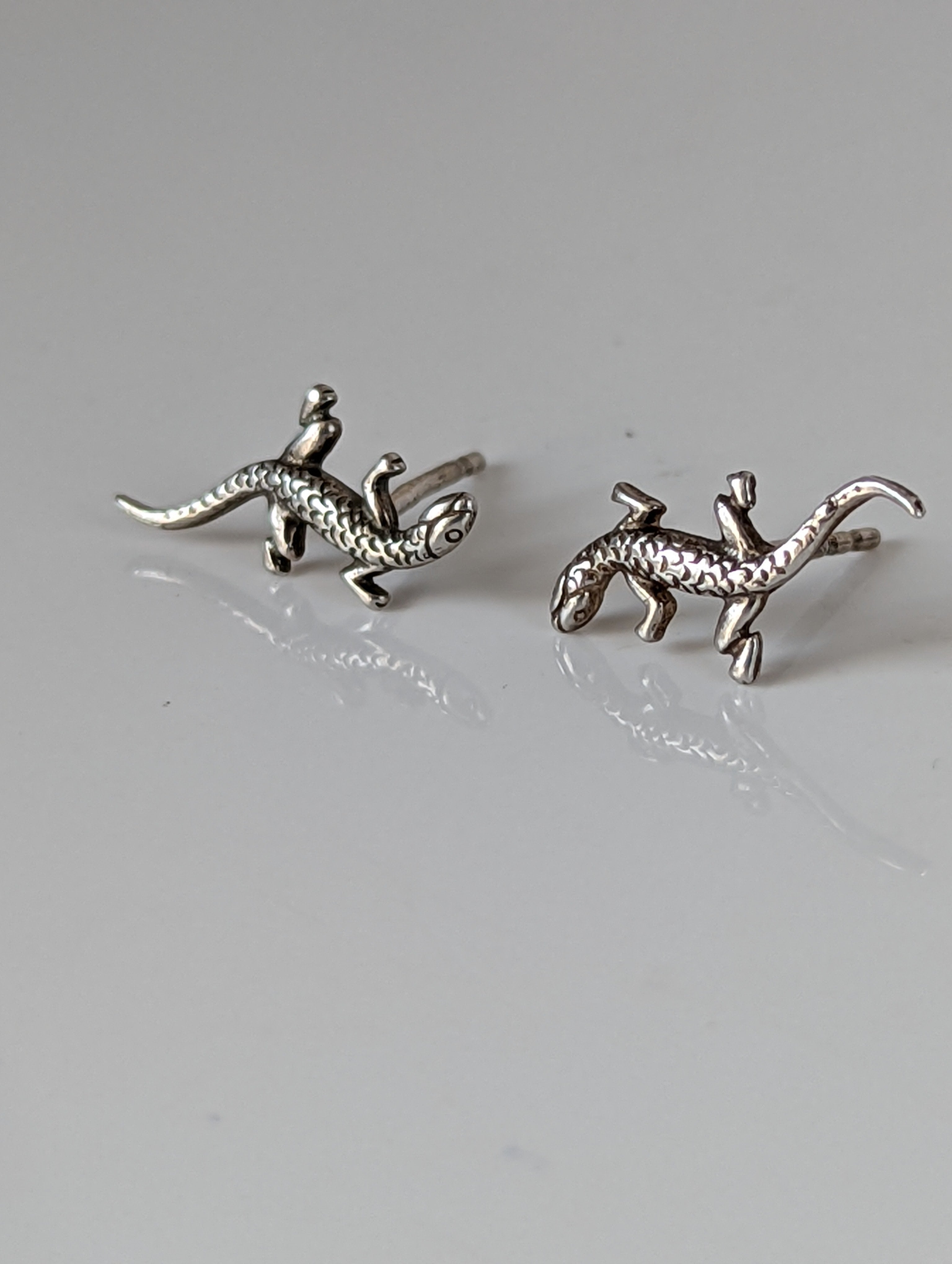 Silver Steed Detailed Lizard Stud Earrings