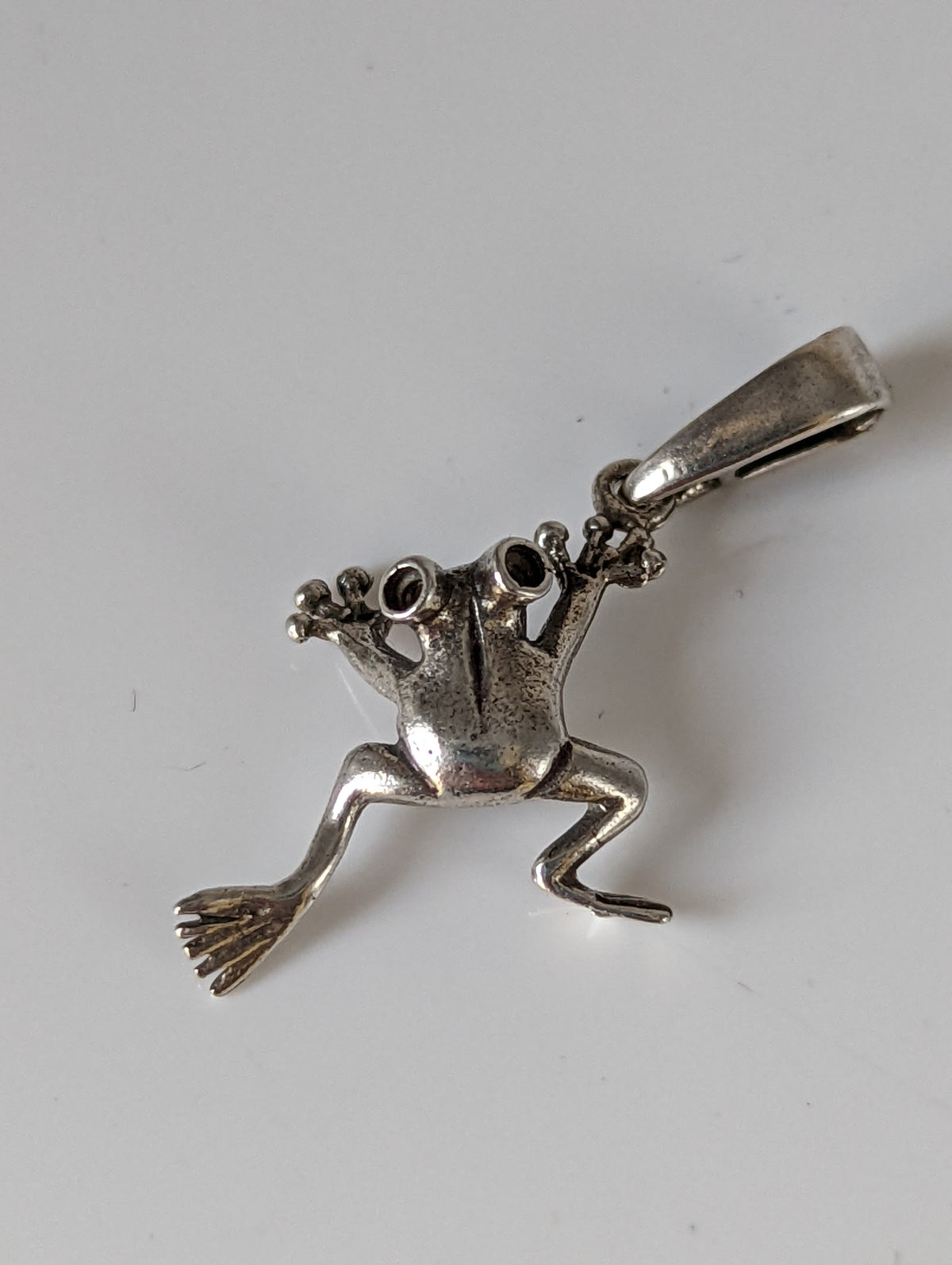 Silver Steed Jumping Frog Silver Pendant