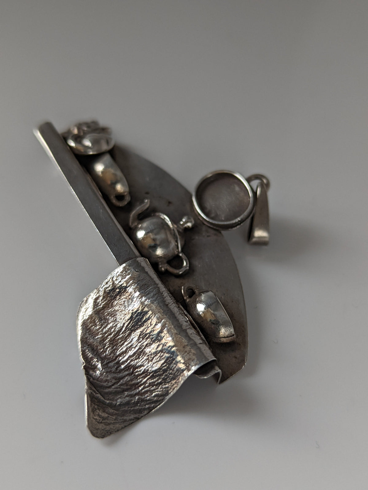 Silver Steed A Cat's Shelf Silver Pendant