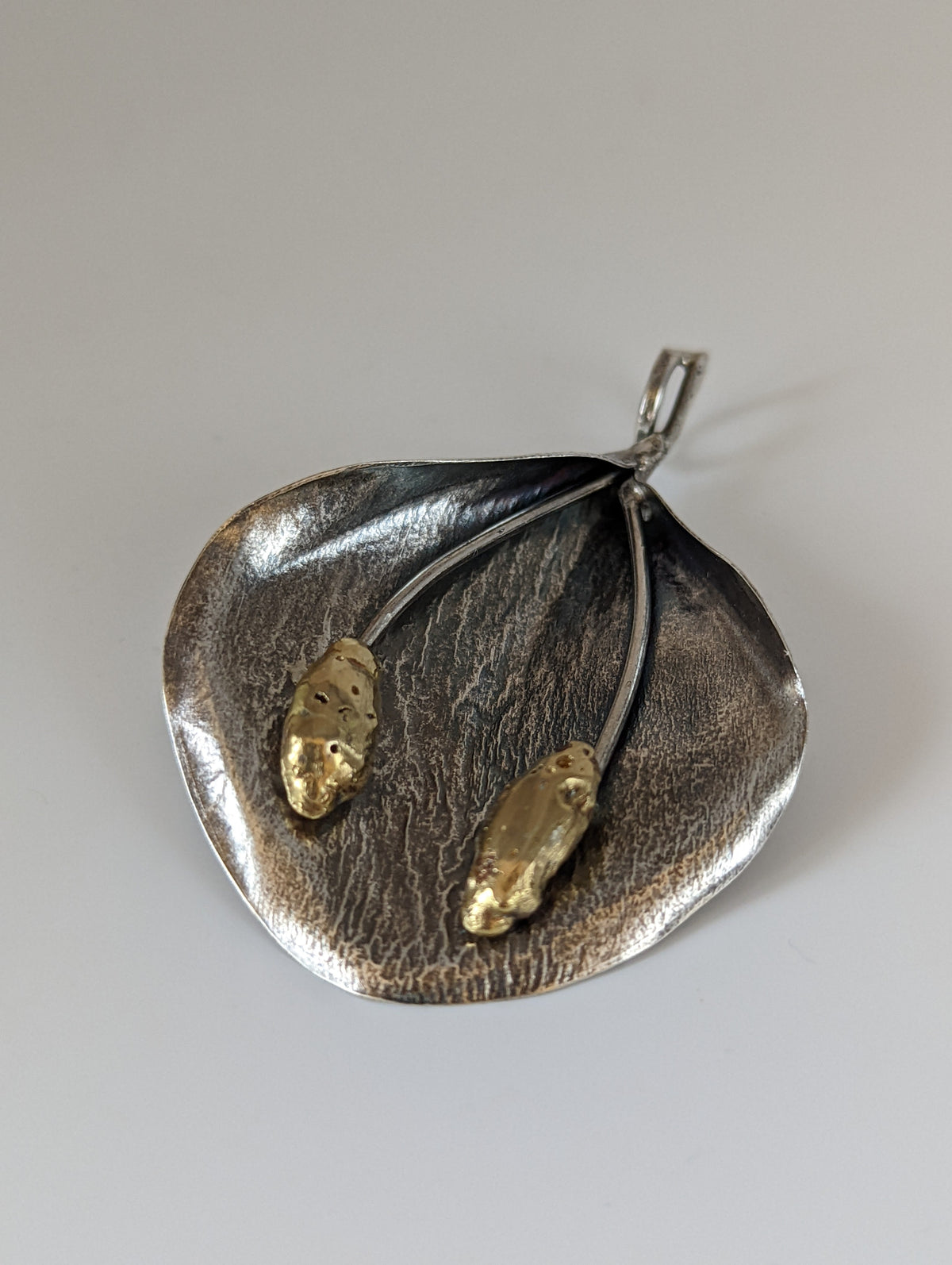 Silver Steed Extravagant Leaf & Stems Silver Pendant