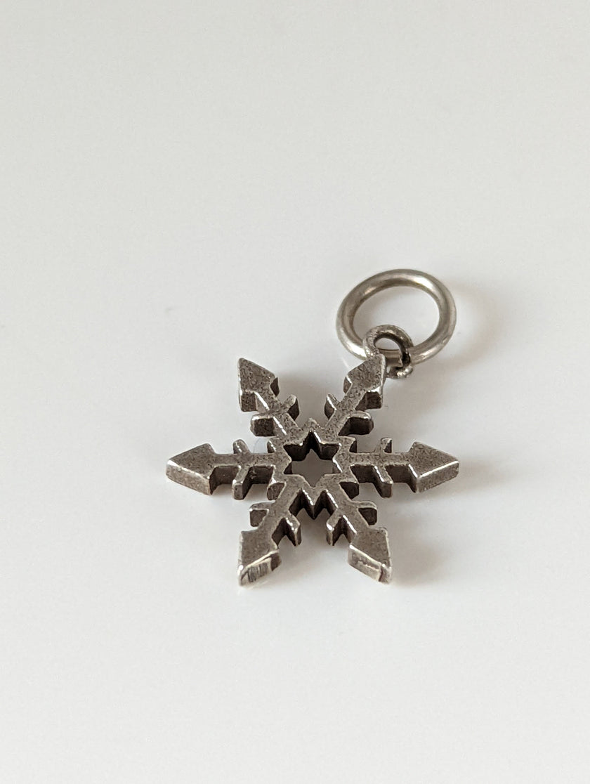 Silver Steed Snowflake Silver Pendant
