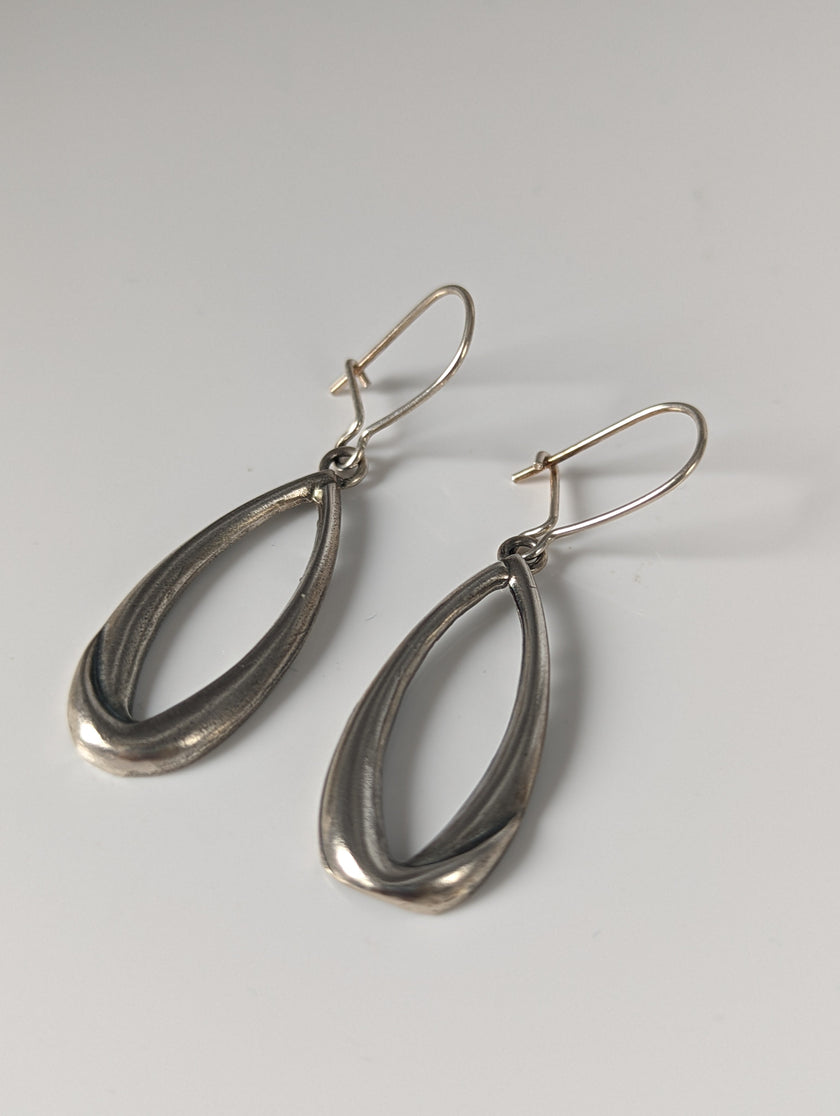 Silver Steed Oval Rope Dropped Earrings