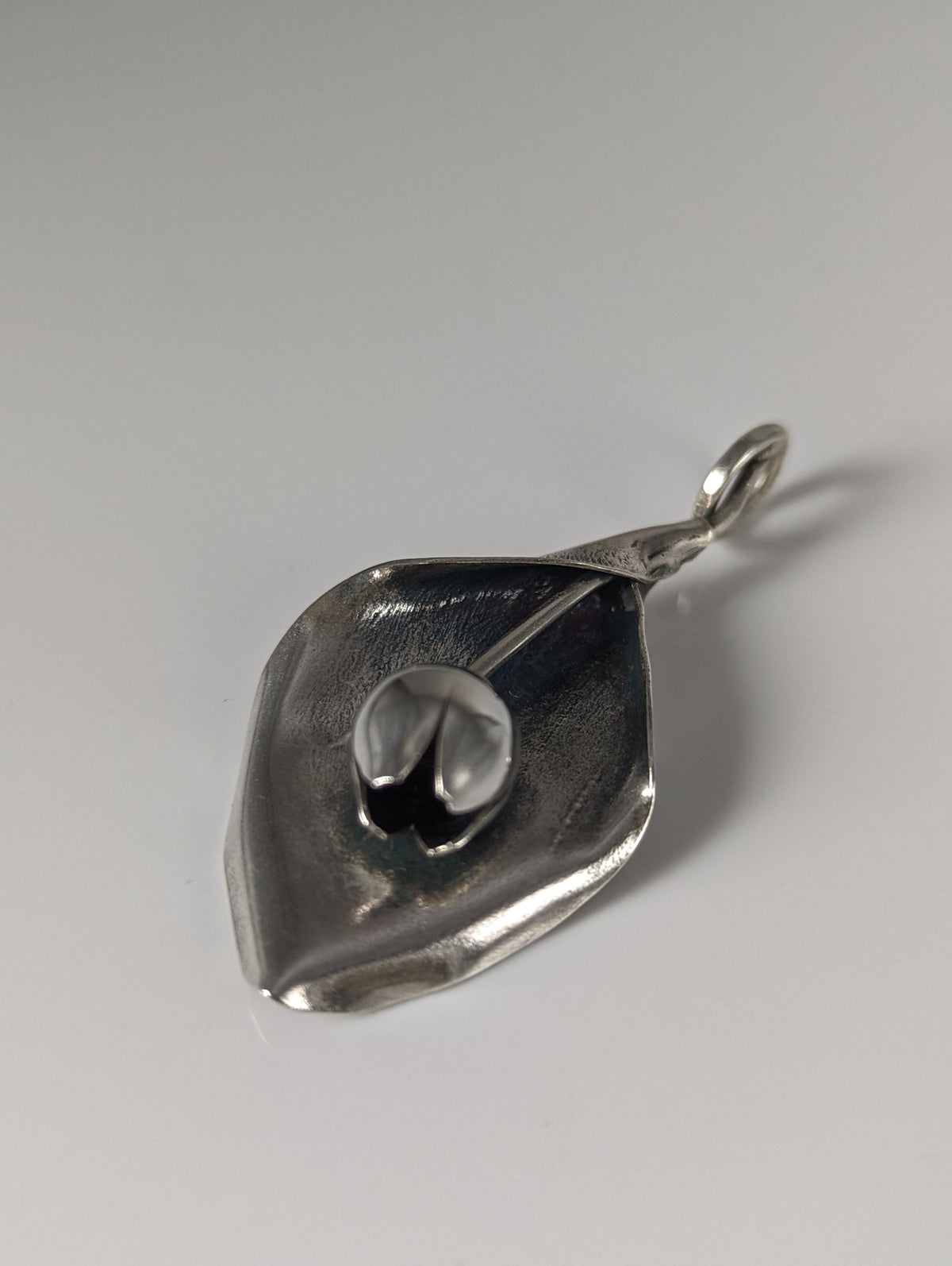 Silver Steed Tulip Pendant