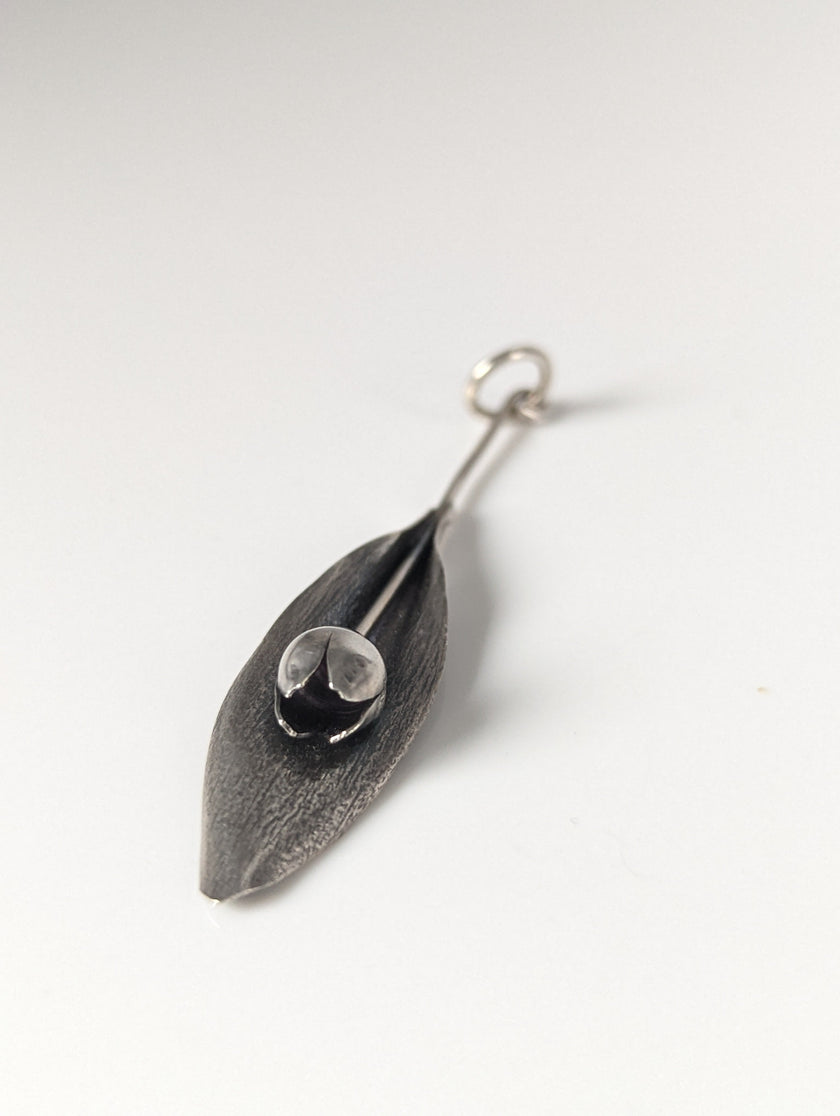 Silver Steed Tulip Pendant