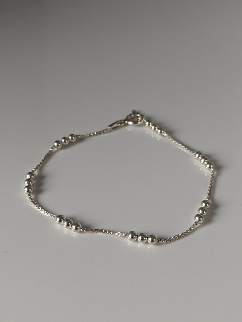 Silver Steed Delicate Ball Silver Bracelet