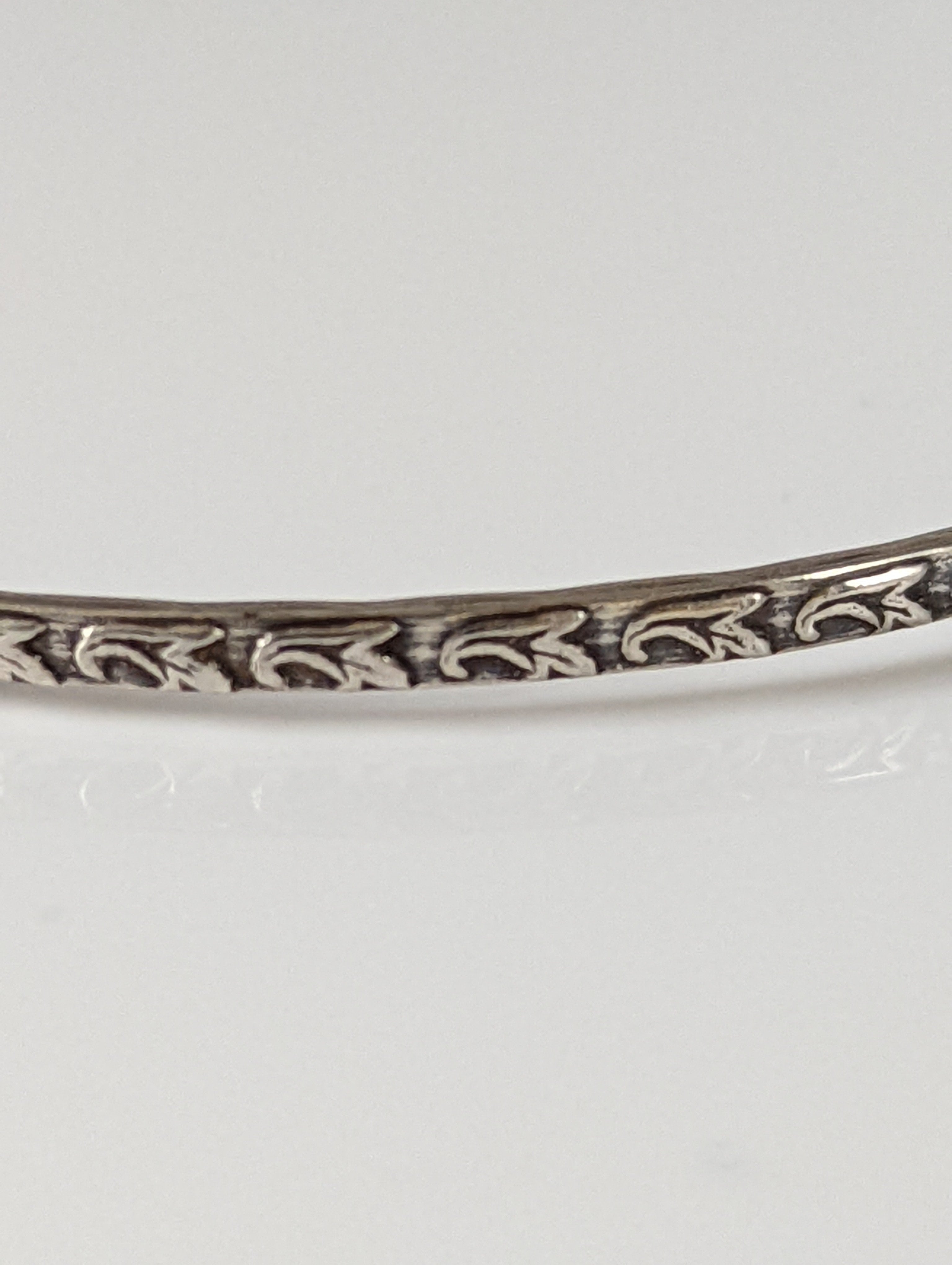 Silver Steed Slim Vine Silver Bangle