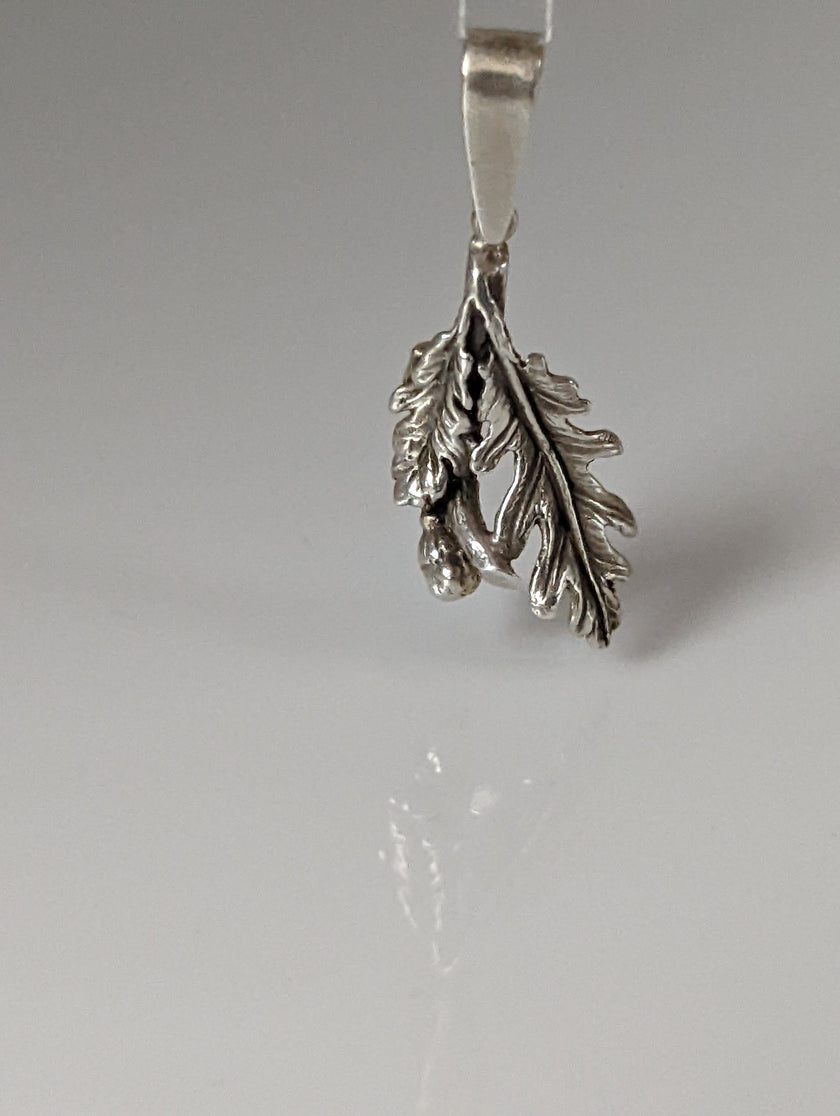 Silver Steed Oak Leaf Silver Pendant